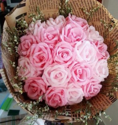 Cách làm hoa hồng bằng giấy nhún